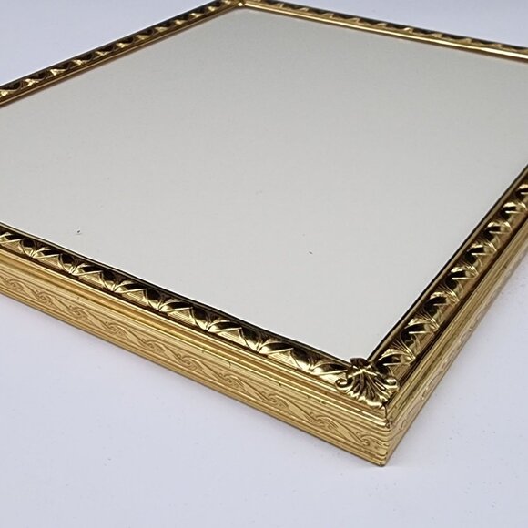 Vintage Ornate Gold Tone Picture Frame With Applied Corners Velvet Backing 10x8 - Picture 6 of 9